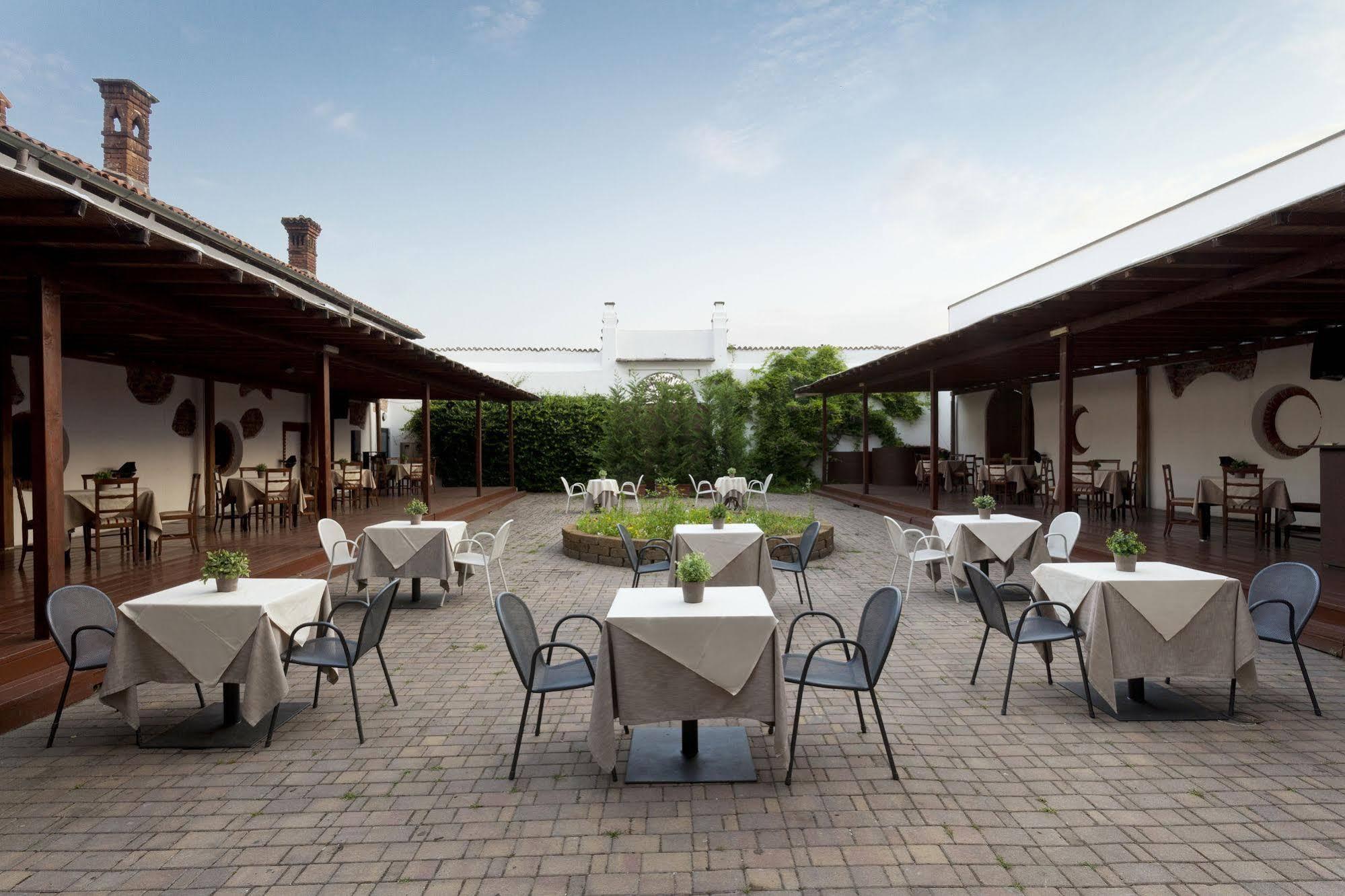 Excel Hotel Naviglio - Ca'Bianca Milano Exterior foto