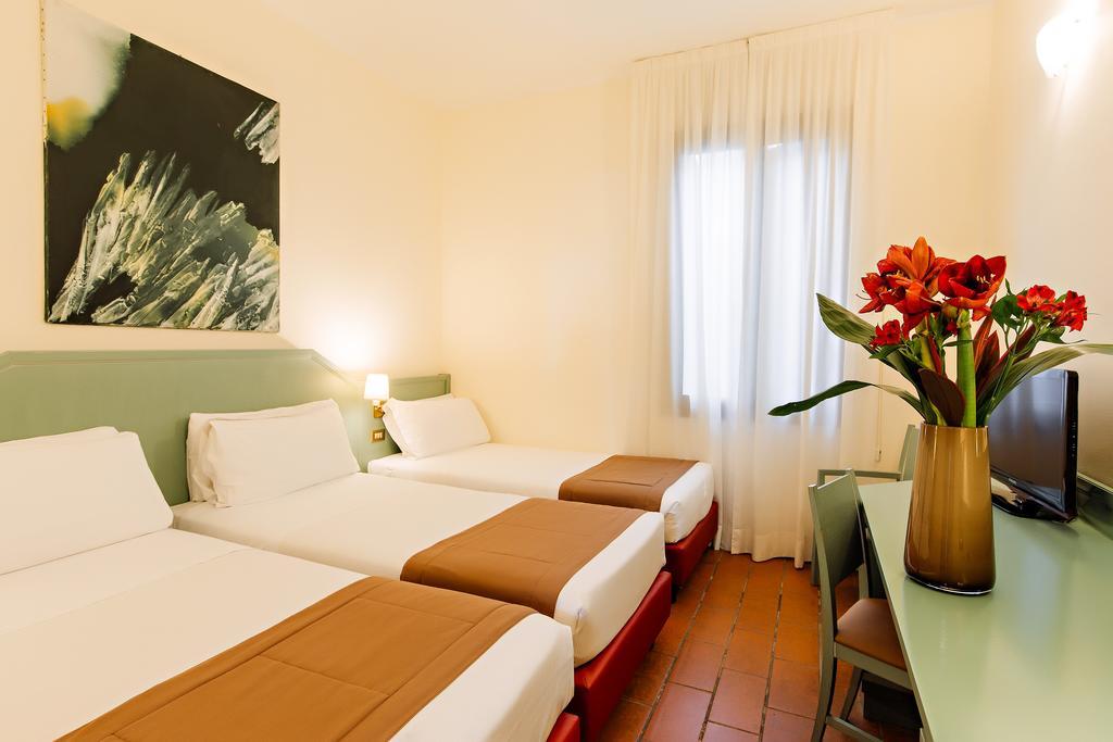 Excel Hotel Naviglio - Ca'Bianca Milano Exterior foto